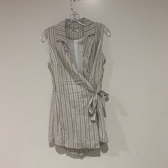 BB Dakota Alpha Striped Romper new without Tag - Picture 1 of 2